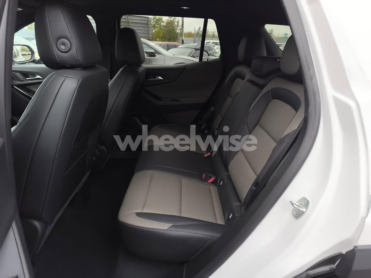 Photo 11 of 2026 CHEVROLET EQUINOX LT (VIN 3GNAXPEG8TL166120)