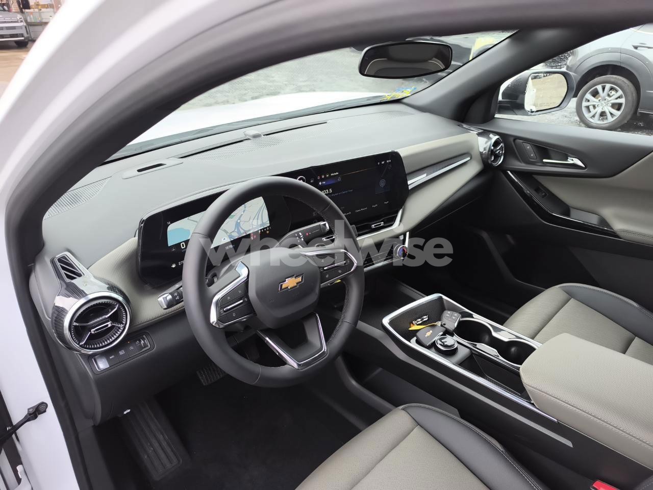 Photo 7 of 2026 CHEVROLET EQUINOX LT (VIN 3GNAXPEG8TL166120)