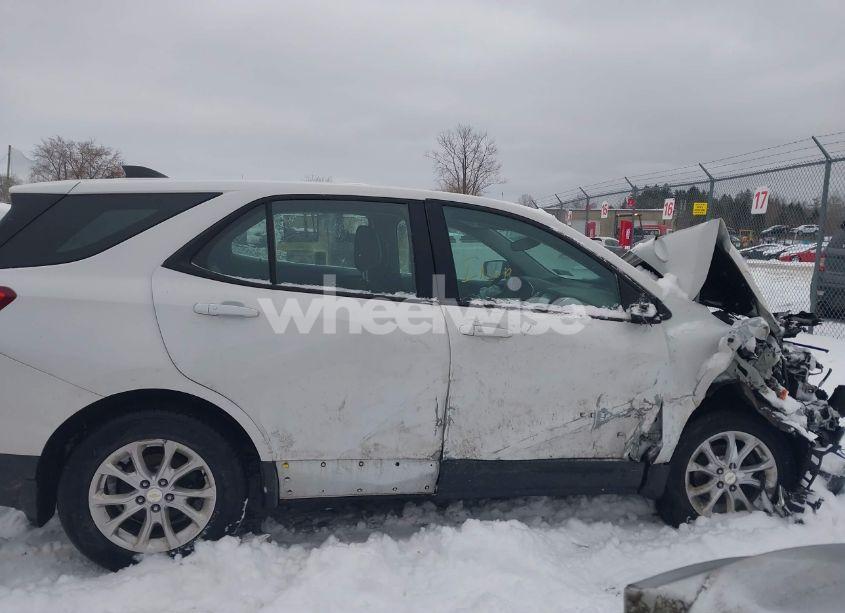 Photo 12 of 2018 Chevrolet Equinox LS (VIN 3GNAXREV0JL341628)