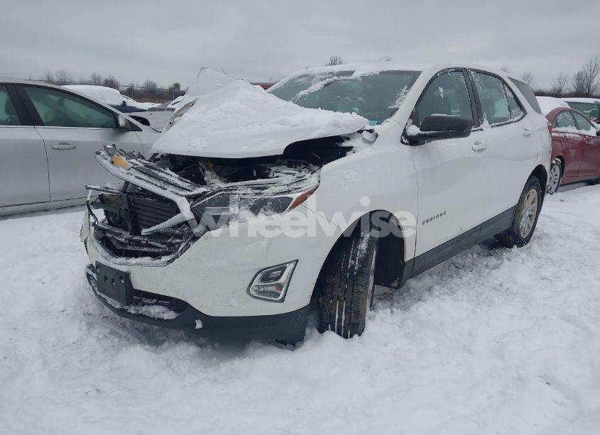 Photo 2 of 2018 Chevrolet Equinox LS (VIN 3GNAXREV0JL341628)