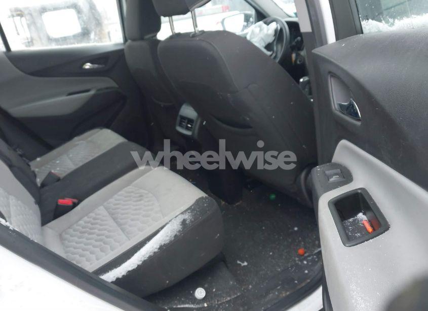 Photo 8 of 2018 Chevrolet Equinox LS (VIN 3GNAXREV0JL341628)