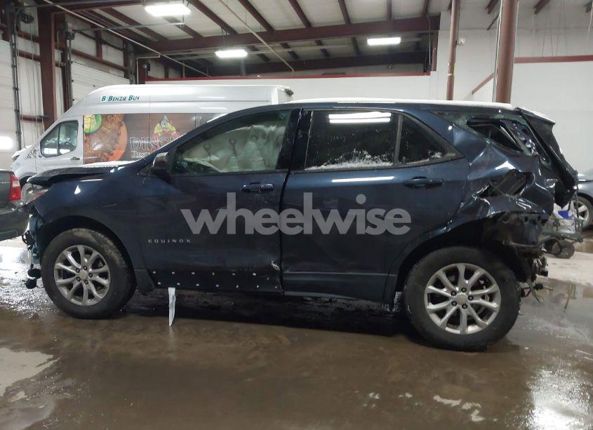 Photo 15 of 2018 Chevrolet Equinox LS (VIN 3GNAXREV0JS562782)