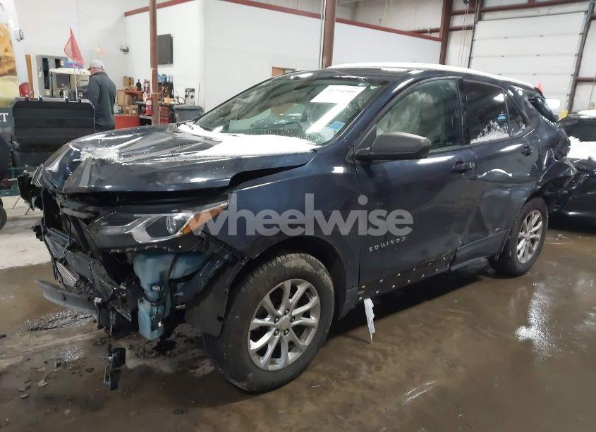 Photo 2 of 2018 Chevrolet Equinox LS (VIN 3GNAXREV0JS562782)