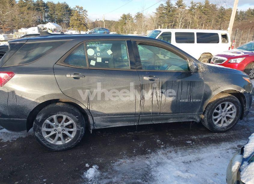 Photo 13 of 2018 Chevrolet Equinox LS (VIN 3GNAXREV4JL102101)