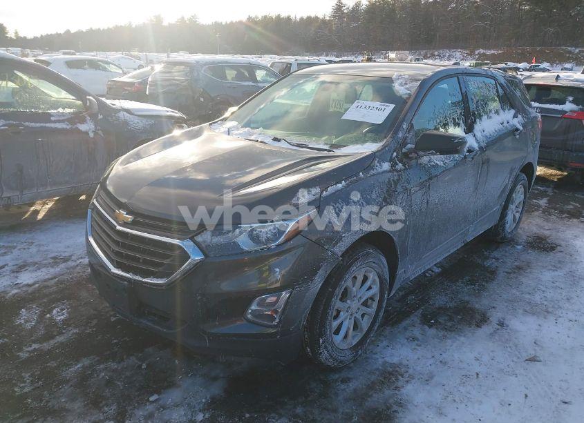 Photo 2 of 2018 Chevrolet Equinox LS (VIN 3GNAXREV4JL102101)