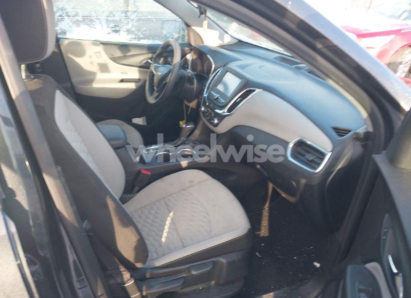 Photo 5 of 2018 Chevrolet Equinox LS (VIN 3GNAXREV4JL102101)