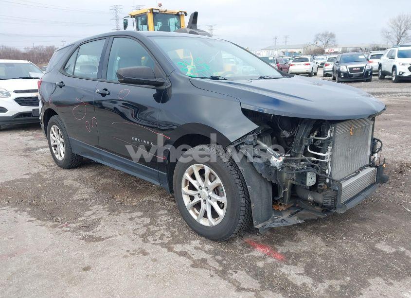 2018 Chevrolet Equinox LS (VIN 3GNAXREV4JL130545) main photo