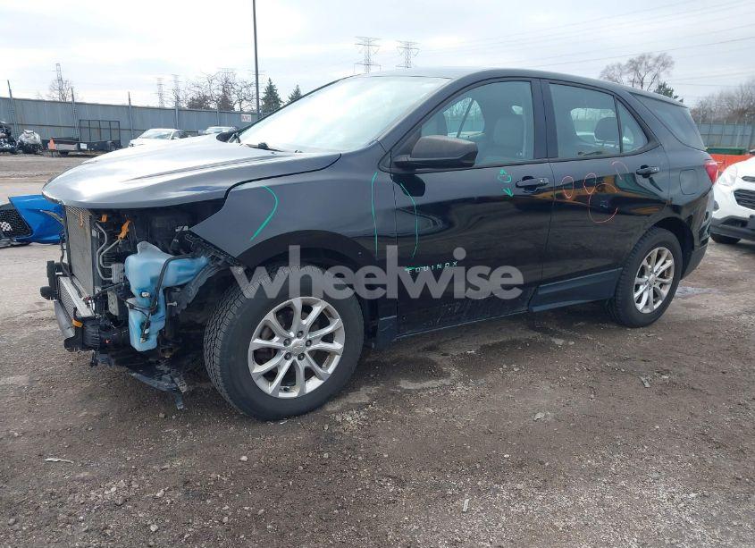 Photo 2 of 2018 Chevrolet Equinox LS (VIN 3GNAXREV4JL130545)