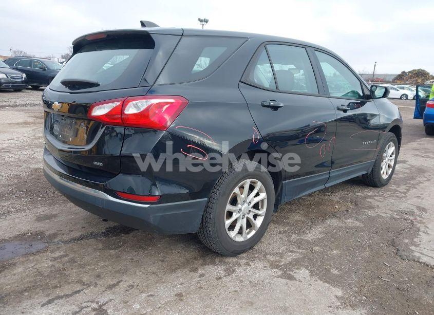Photo 4 of 2018 Chevrolet Equinox LS (VIN 3GNAXREV4JL130545)