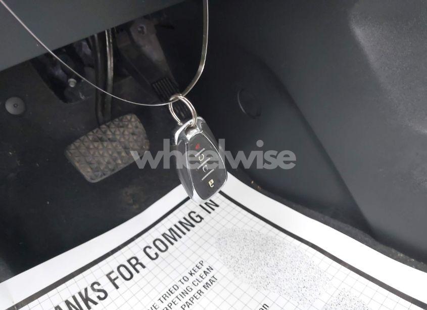 Photo 11 of 2018 Chevrolet Equinox LS (VIN 3GNAXREV4JL407680)