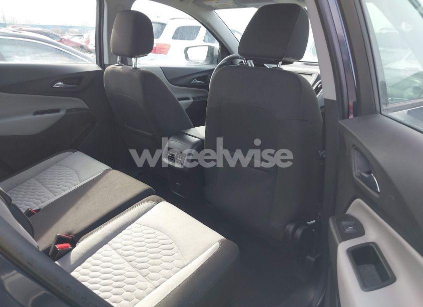 Photo 8 of 2018 Chevrolet Equinox LS (VIN 3GNAXREV4JL407680)