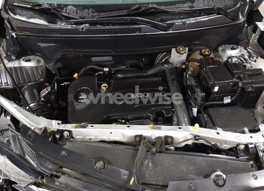 Photo 10 of 2018 Chevrolet Equinox LS (VIN 3GNAXREV5JL172450)