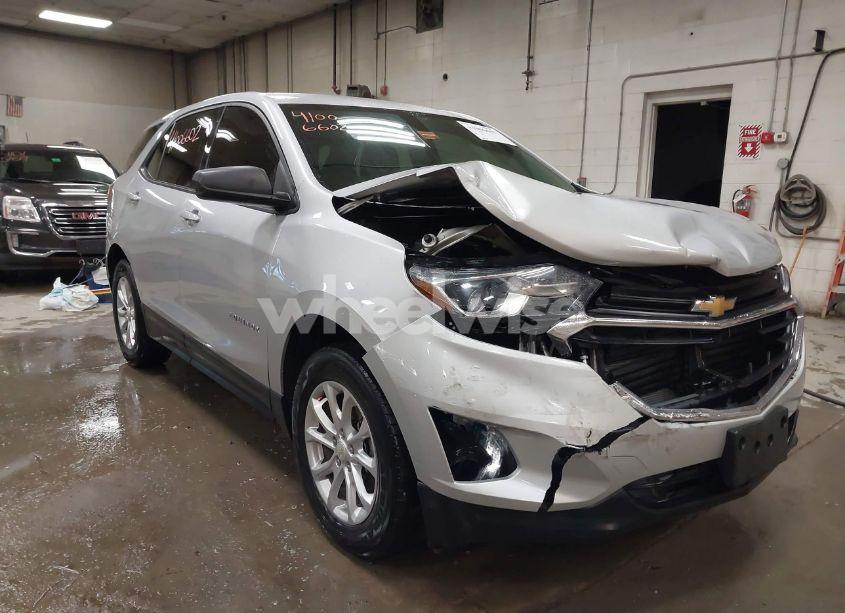 Photo 6 of 2018 Chevrolet Equinox LS (VIN 3GNAXREV5JL172450)