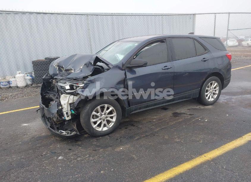 Photo 2 of 2018 Chevrolet Equinox LS (VIN 3GNAXREV5JL301075)