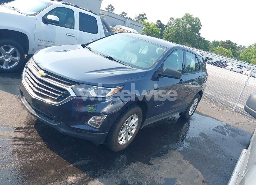 Photo 2 of 2018 Chevrolet Equinox LS (VIN 3GNAXREV5JS594675)