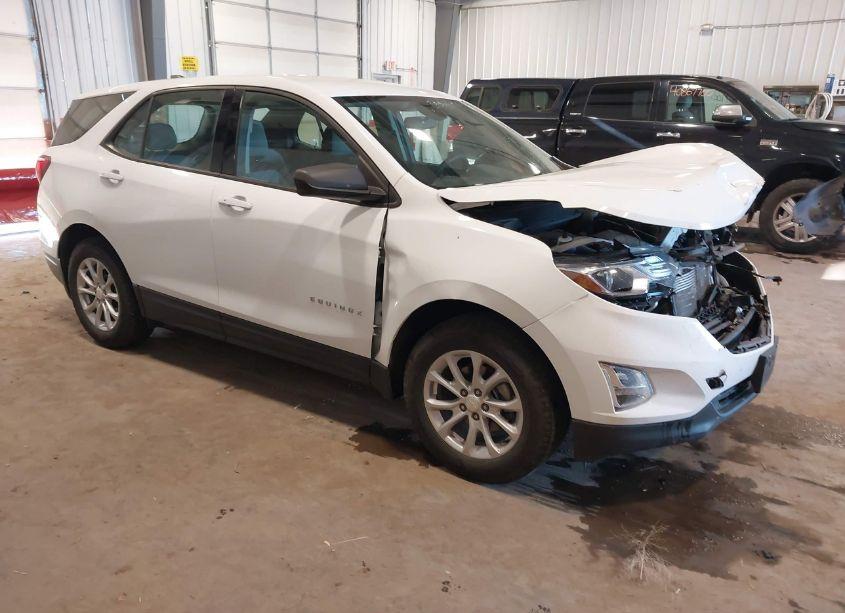 2018 Chevrolet Equinox LS (VIN 3GNAXREV6JS637789) main photo