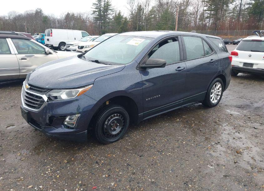 Photo 2 of 2018 Chevrolet Equinox LS (VIN 3GNAXREV6JS646833)