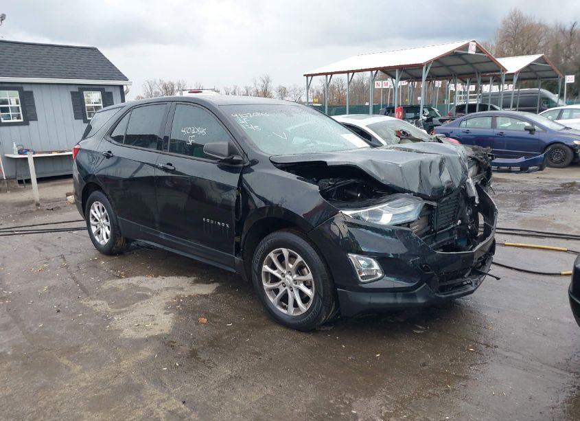 2018 Chevrolet Equinox LS (VIN 3GNAXREVXJL272530) main photo