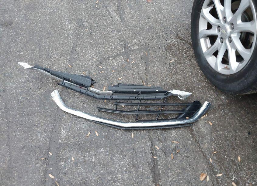 Photo 12 of 2018 Chevrolet Equinox LS (VIN 3GNAXREVXJL272530)