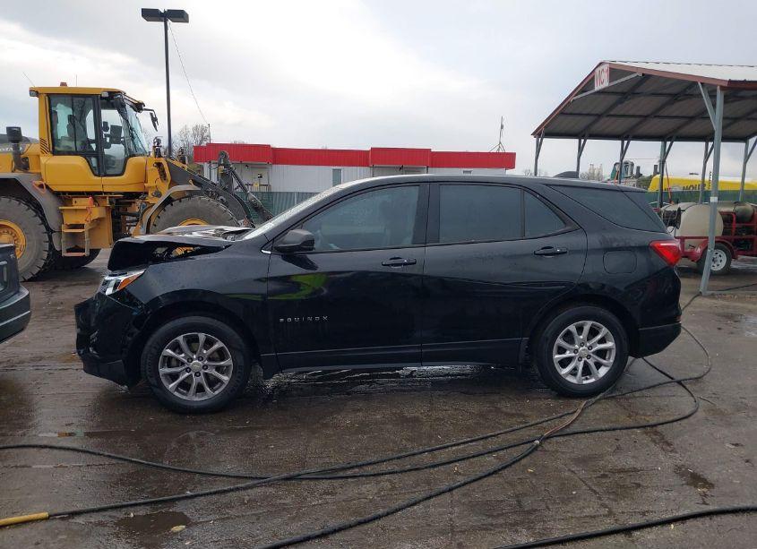 Photo 15 of 2018 Chevrolet Equinox LS (VIN 3GNAXREVXJL272530)