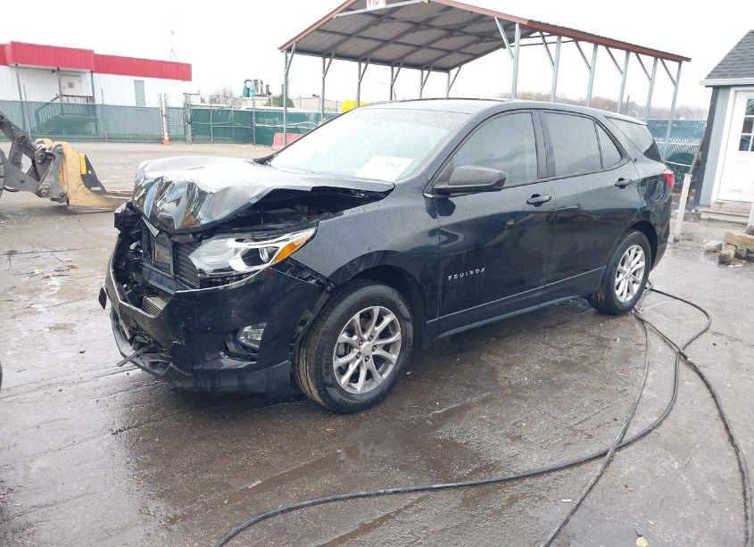 Photo 2 of 2018 Chevrolet Equinox LS (VIN 3GNAXREVXJL272530)