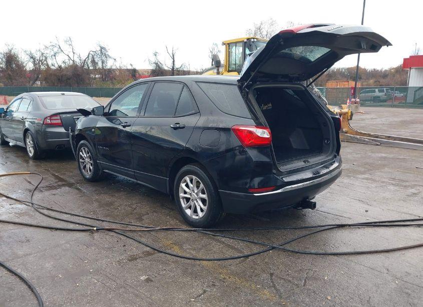 Photo 3 of 2018 Chevrolet Equinox LS (VIN 3GNAXREVXJL272530)