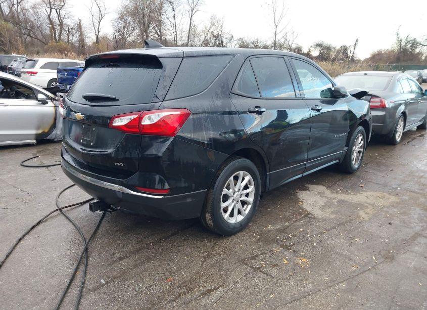 Photo 4 of 2018 Chevrolet Equinox LS (VIN 3GNAXREVXJL272530)