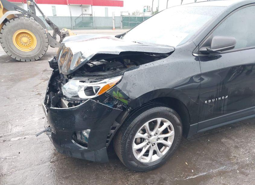 Photo 6 of 2018 Chevrolet Equinox LS (VIN 3GNAXREVXJL272530)