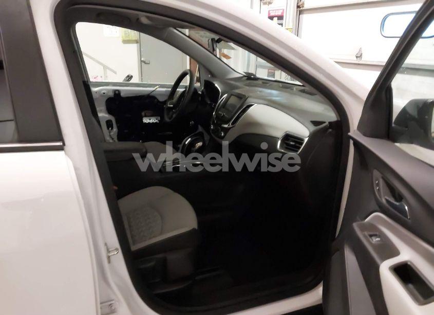 Photo 5 of 2023 Chevrolet Equinox AWD LS (VIN 3GNAXSEG6PL255967)