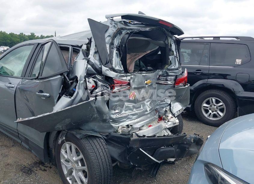 Photo 6 of 2023 Chevrolet Equinox AWD LS (VIN 3GNAXSEG9PL125102)