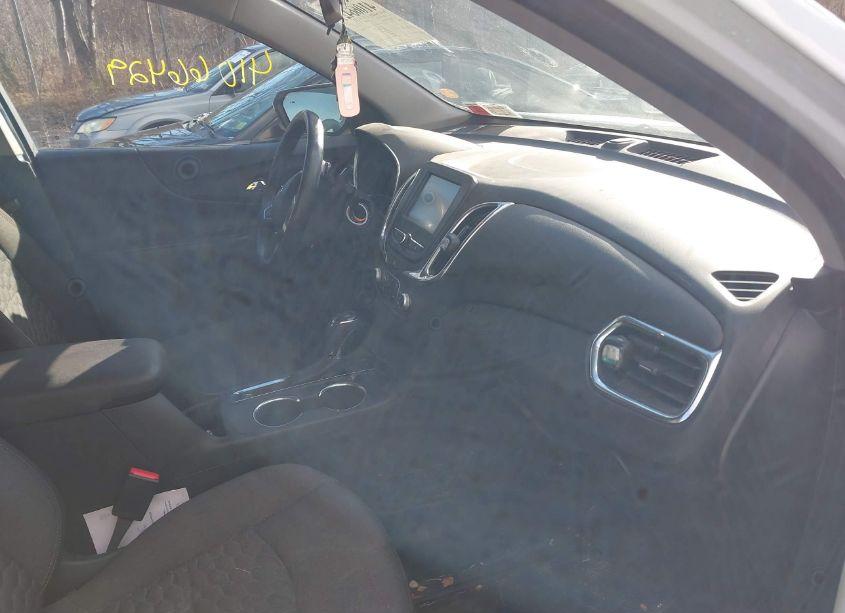 Photo 5 of 2018 Chevrolet Equinox LT (VIN 3GNAXSEV0JL123695)