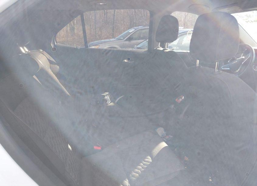 Photo 8 of 2018 Chevrolet Equinox LT (VIN 3GNAXSEV0JL123695)