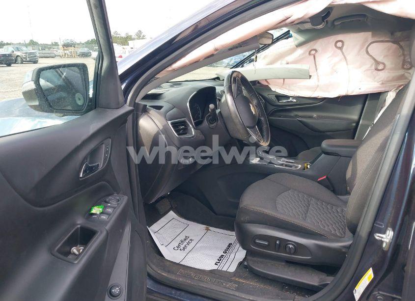 Photo 5 of 2018 Chevrolet Equinox LT (VIN 3GNAXSEV0JL401298)