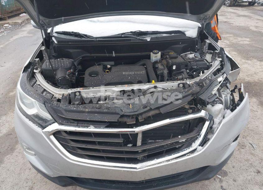Photo 10 of 2018 Chevrolet Equinox LT (VIN 3GNAXSEV0JS571151)
