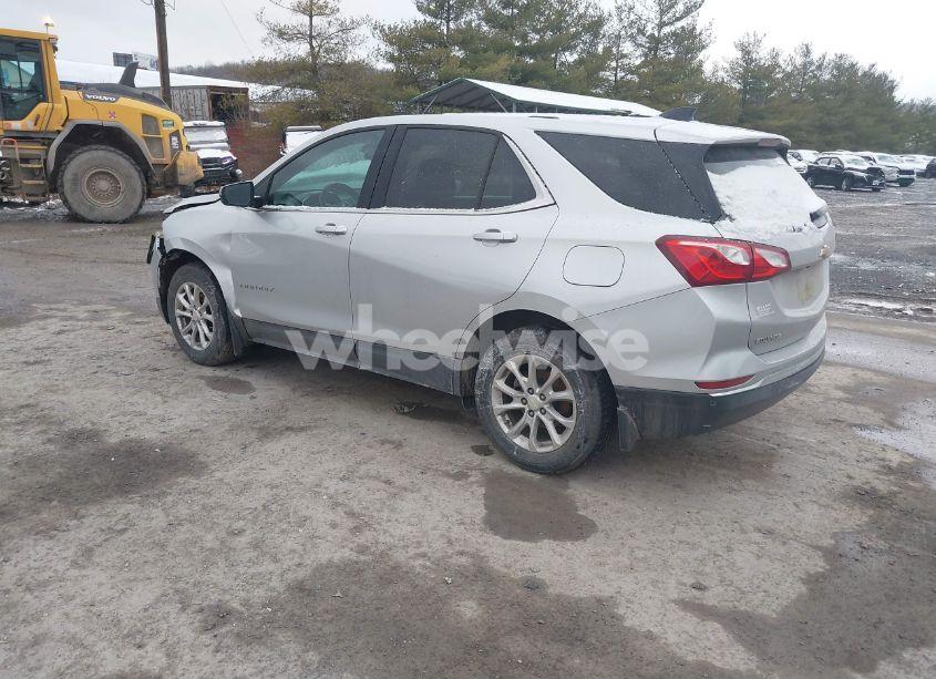 Photo 3 of 2018 Chevrolet Equinox LT (VIN 3GNAXSEV0JS571151)