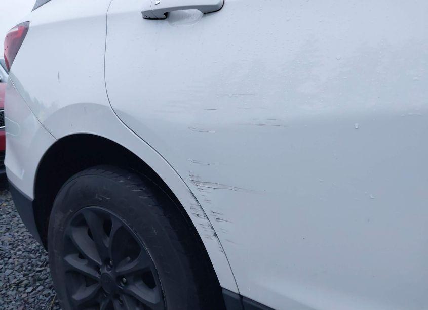 Photo 6 of 2018 Chevrolet Equinox LT (VIN 3GNAXSEV0JS583364)