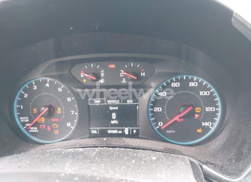 Photo 7 of 2018 Chevrolet Equinox LT (VIN 3GNAXSEV1JL111670)