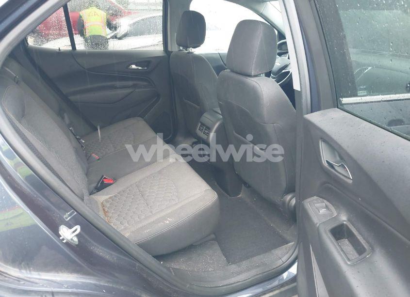 Photo 8 of 2018 Chevrolet Equinox LT (VIN 3GNAXSEV1JL111670)