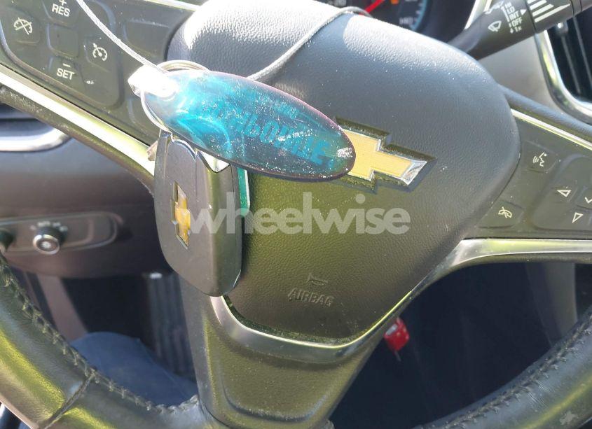 Photo 11 of 2018 Chevrolet Equinox LT (VIN 3GNAXSEV1JL121275)