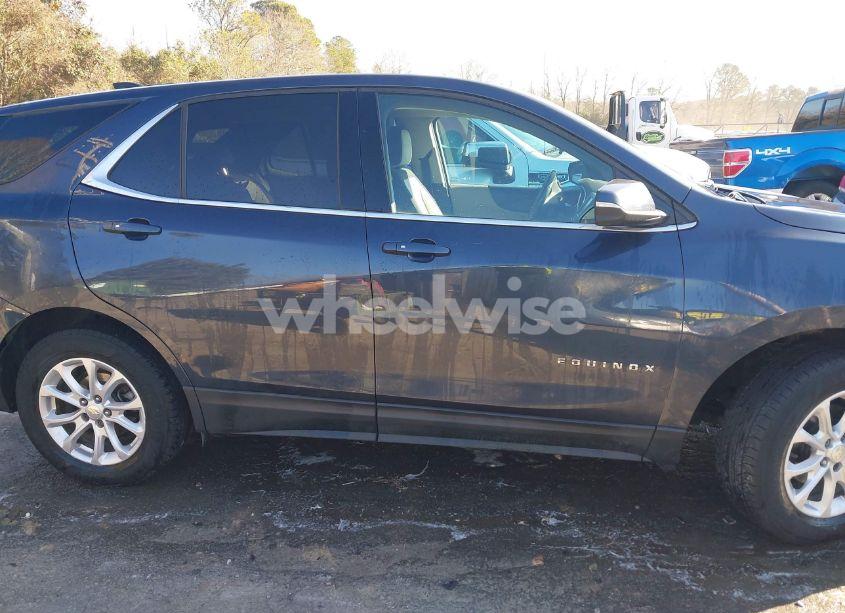 Photo 13 of 2018 Chevrolet Equinox LT (VIN 3GNAXSEV1JL121275)