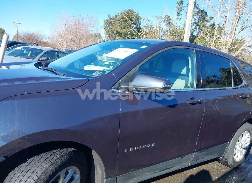 Photo 14 of 2018 Chevrolet Equinox LT (VIN 3GNAXSEV1JL121275)