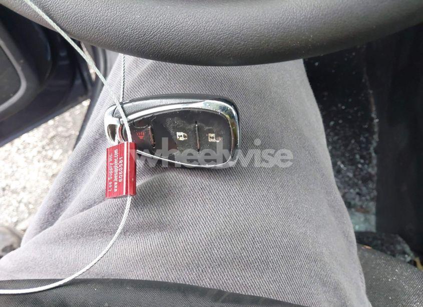 Photo 11 of 2018 Chevrolet Equinox LT (VIN 3GNAXSEV1JS643166)