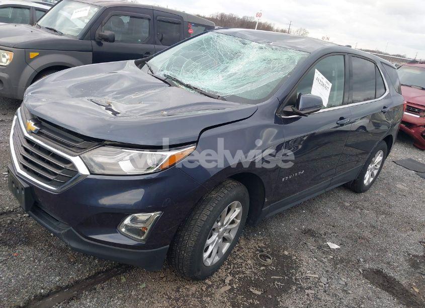 Photo 2 of 2018 Chevrolet Equinox LT (VIN 3GNAXSEV1JS643166)