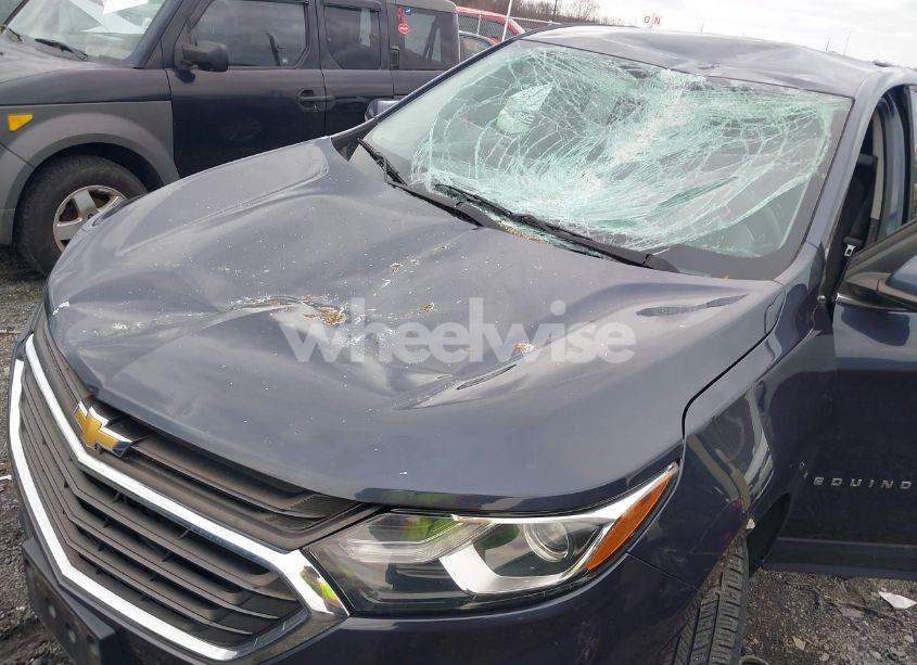 Photo 6 of 2018 Chevrolet Equinox LT (VIN 3GNAXSEV1JS643166)