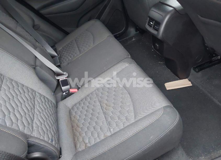 Photo 8 of 2018 Chevrolet Equinox LT (VIN 3GNAXSEV1JS643166)