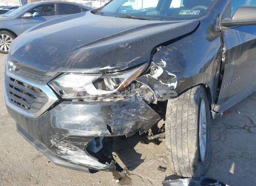 Photo 6 of 2019 Chevrolet Equinox LS (VIN 3GNAXSEV1KL285269)