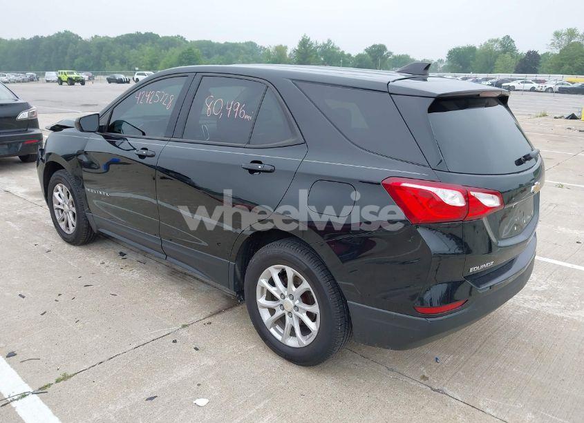 Photo 3 of 2019 Chevrolet Equinox LS (VIN 3GNAXSEV1KL290102)