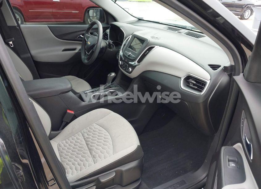 Photo 5 of 2019 Chevrolet Equinox LS (VIN 3GNAXSEV1KL290102)