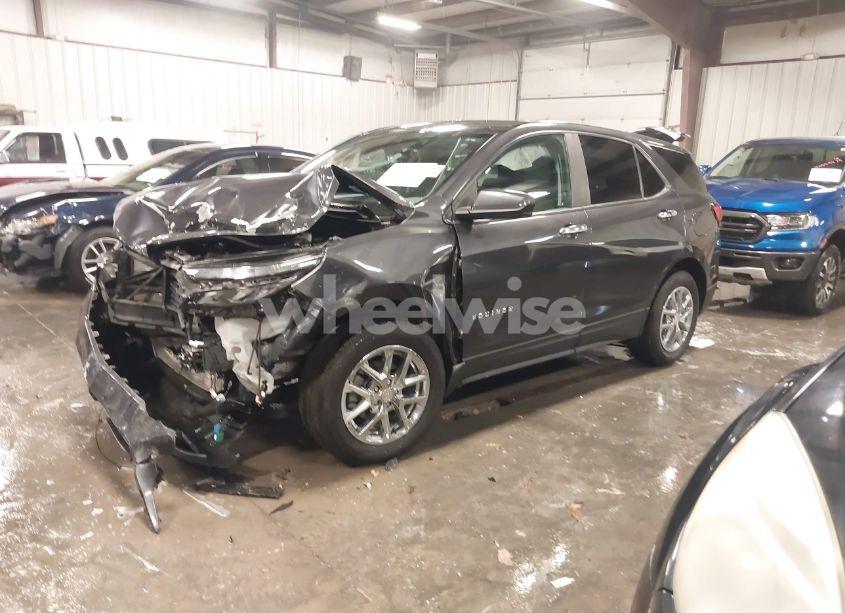 Photo 2 of 2022 Chevrolet Equinox AWD LS (VIN 3GNAXSEV1NS172125)