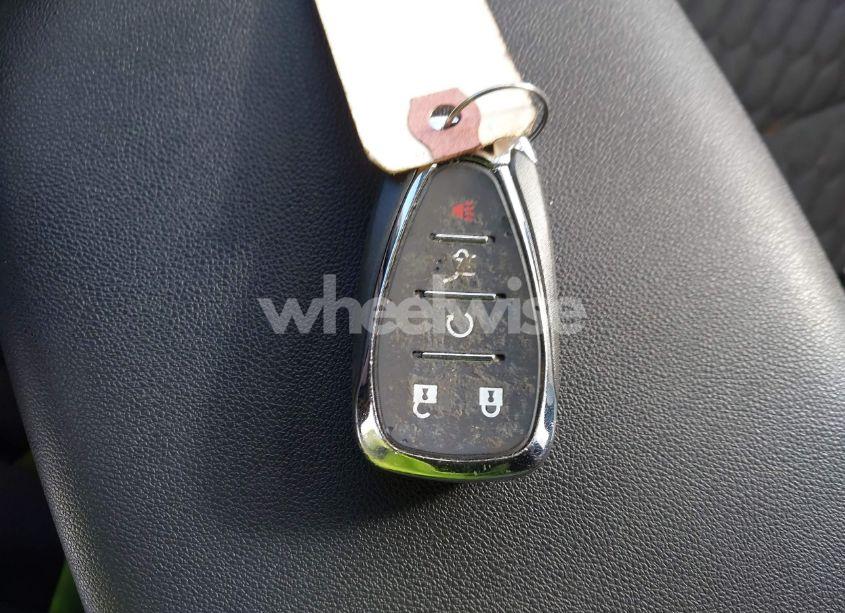 Photo 11 of 2018 Chevrolet Equinox LT (VIN 3GNAXSEV2JL105778)